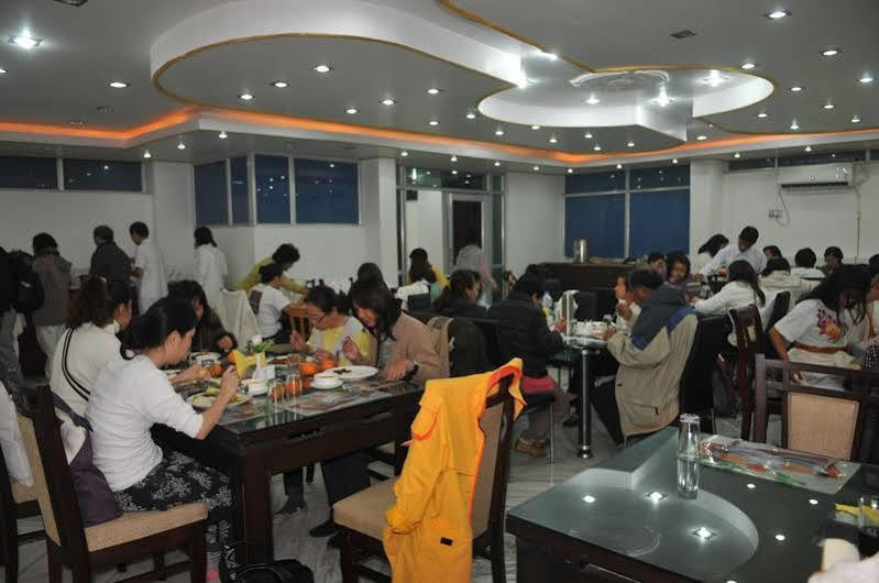 Hotel Thai International Bodh Gaya Exteriör bild